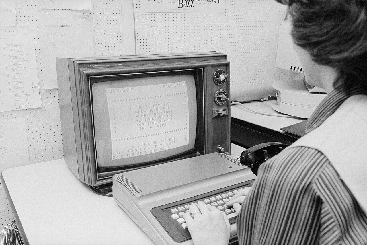 CompuServe delivering the Washington Post to home computers, 1981